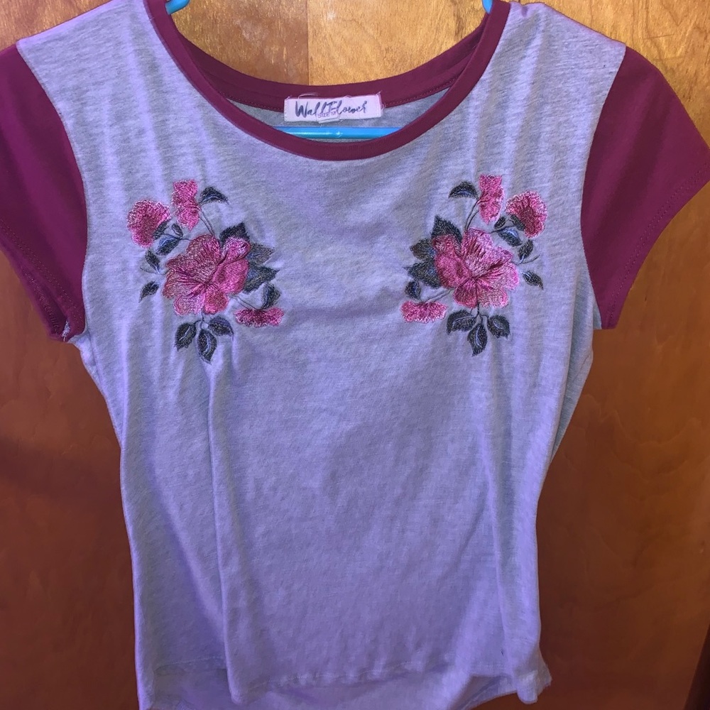 tshirt - Picture 2 of 2